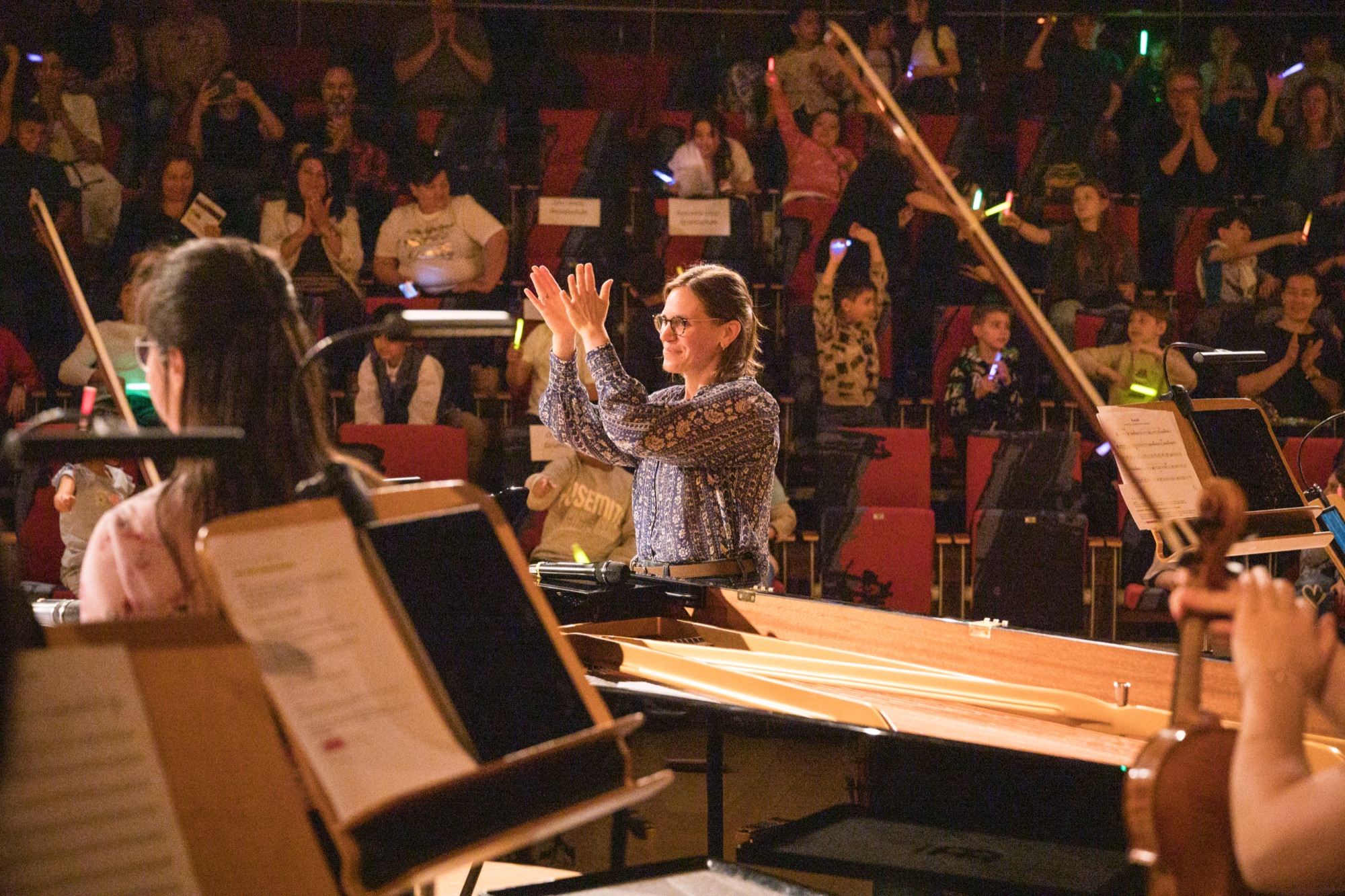 Conducting a young audience in a family concert